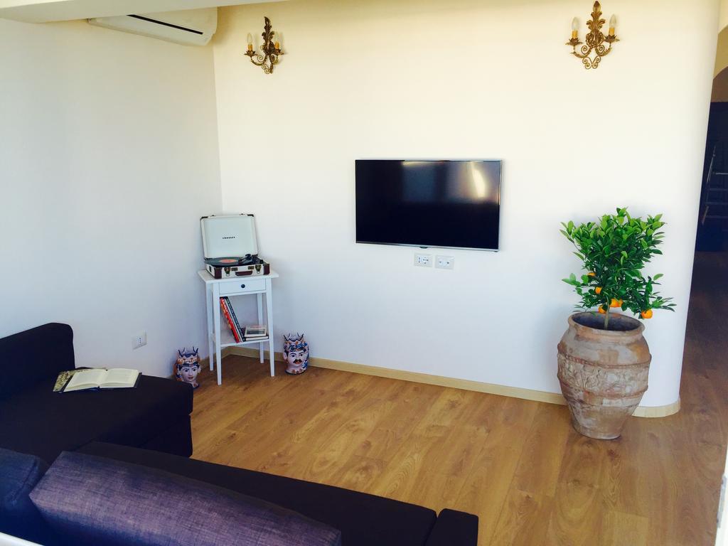 Solarium Achilles Apartment จีอาร์ดีนี นักซอส ภายนอก รูปภาพ