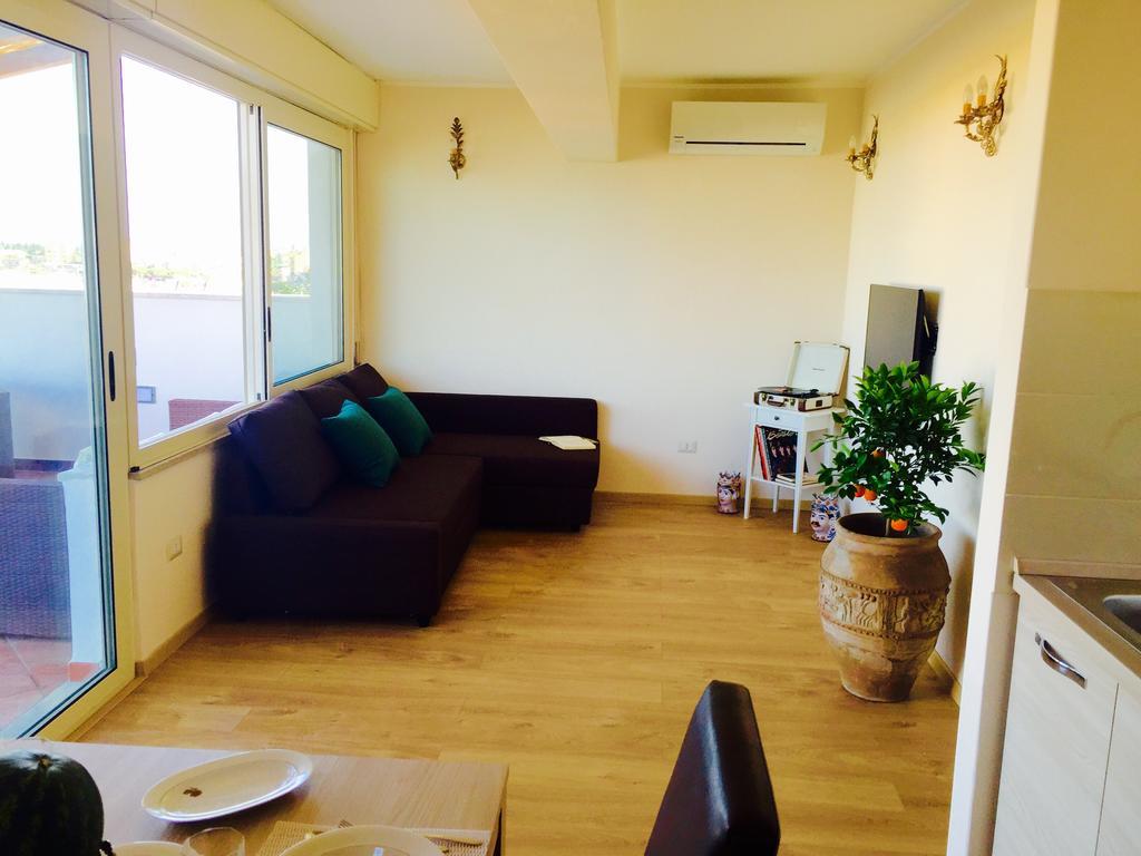 Solarium Achilles Apartment จีอาร์ดีนี นักซอส ภายนอก รูปภาพ